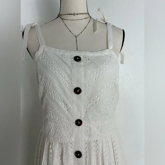 ADELYN RAE White JANELLA Eyelet Maxi Dress Size M BUTTON DOWN - Picture 4 of 12